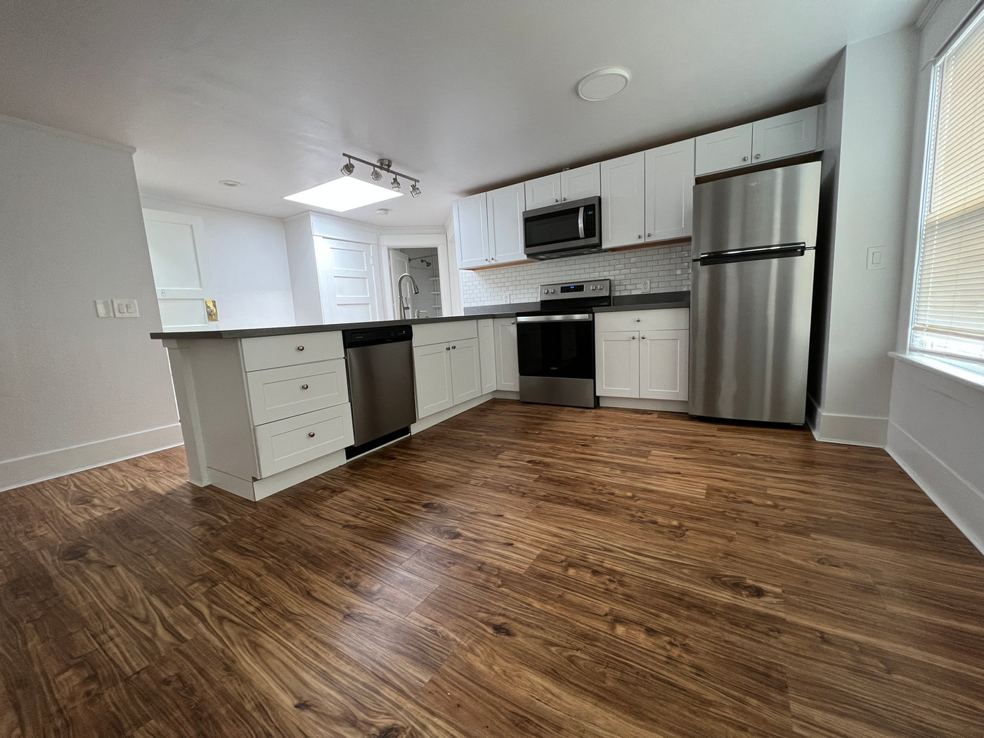 Sheridan Apartments photo 2